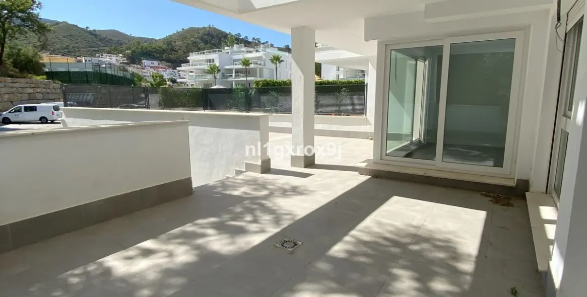 Sale of ground floor apartment in Benahavís 6