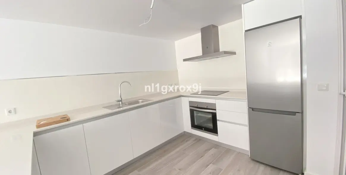 Sale of ground floor apartment in Benahavís 18