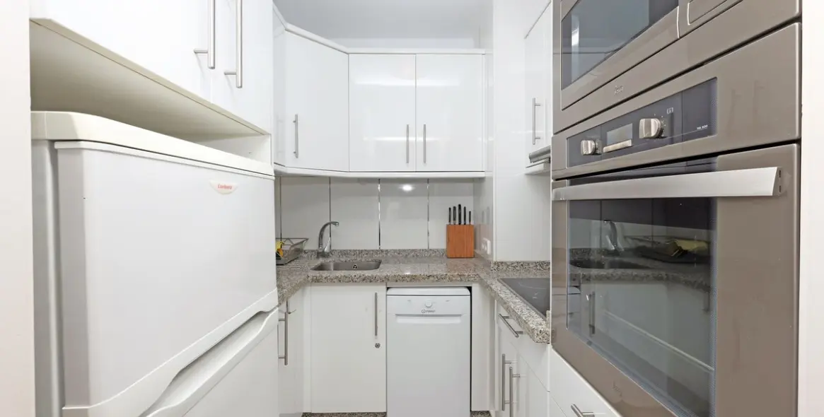 Venta de apartamento en planta media en Marbella 6