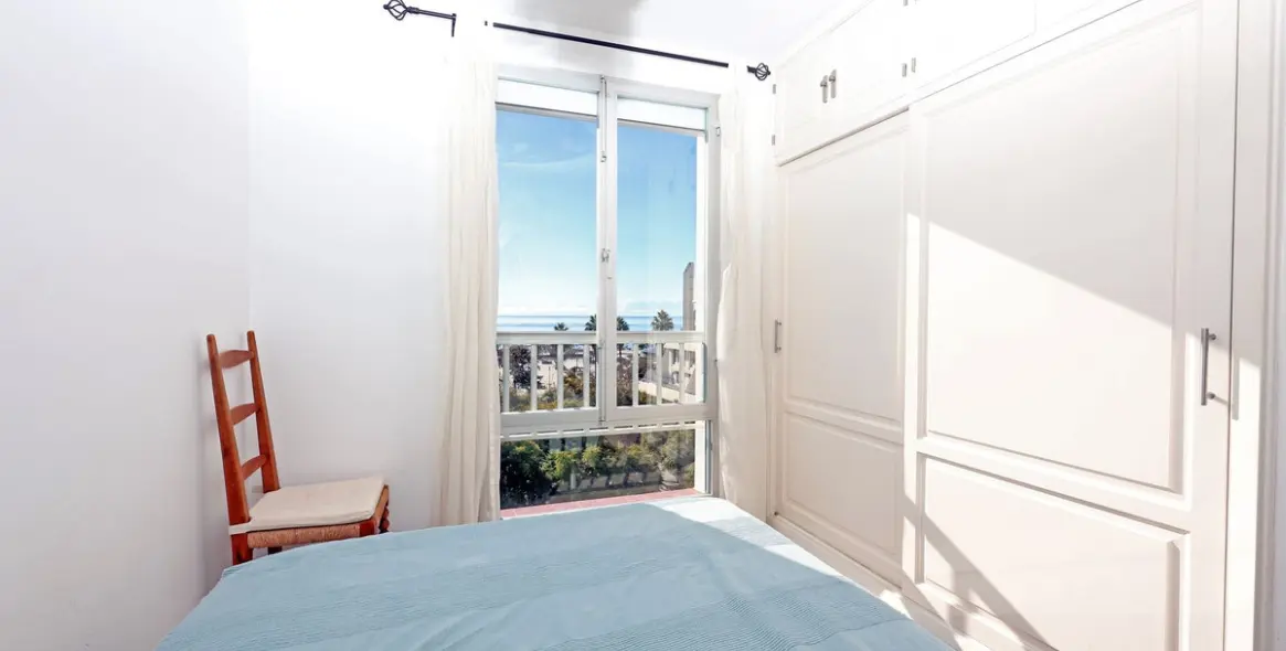 Venta de apartamento en planta media en Marbella 9