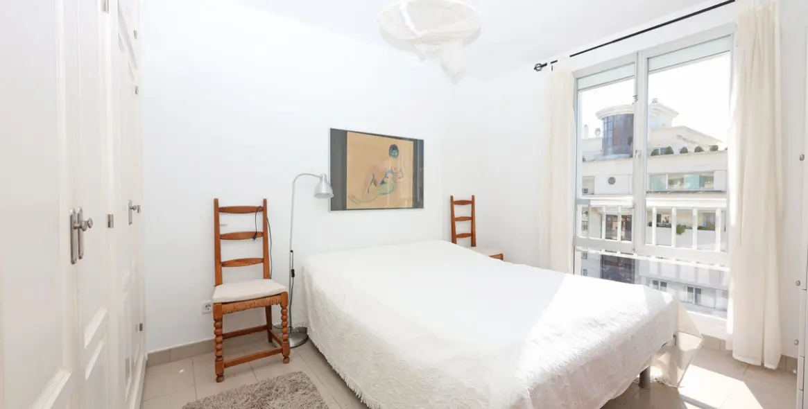 Venta de apartamento en planta media en Marbella 17