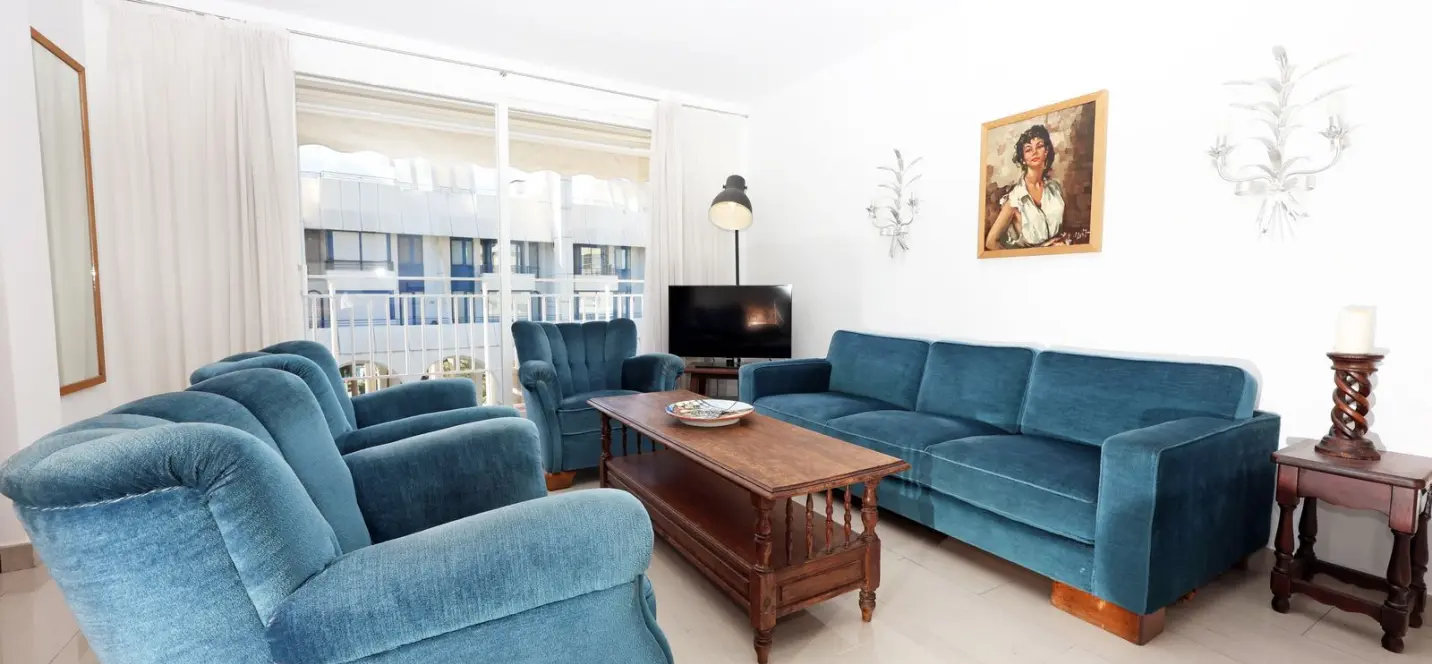 Sale of middle floor apartment in Marbella 2