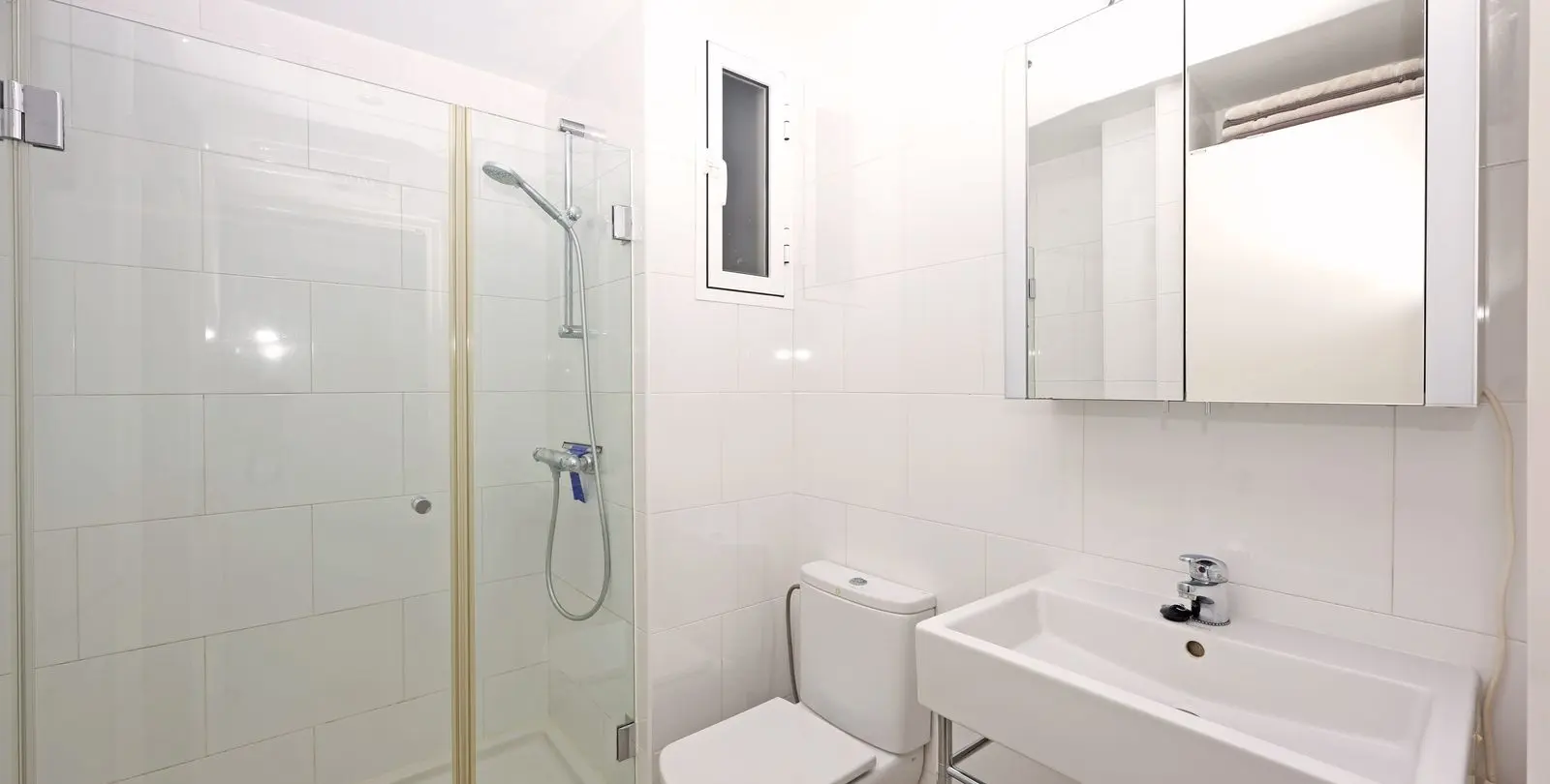 Sale of middle floor apartment in Marbella 19