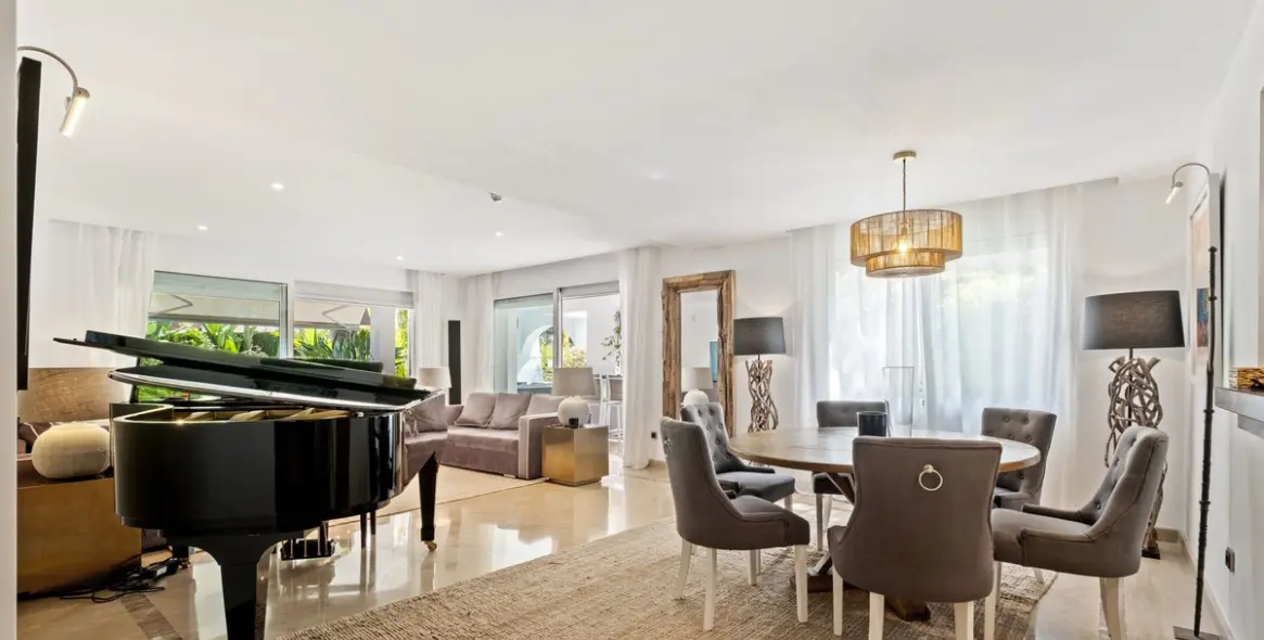 Venta de apartamento en planta baja en Marbella 1