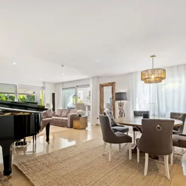 Venta de apartamento en planta baja en Marbella