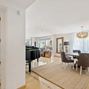 Venta de apartamento en planta baja en Marbella