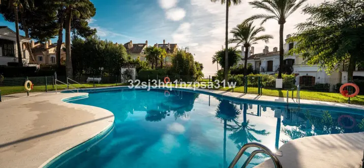 Продажа таунхауса в Estepona 0