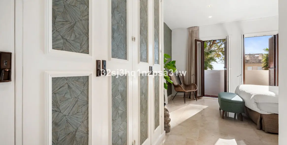 Продажа таунхауса в Estepona 9