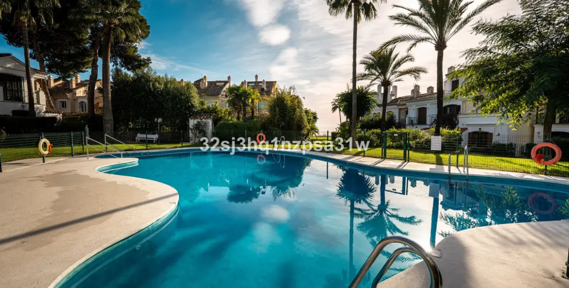 Продажа таунхауса в Estepona 2