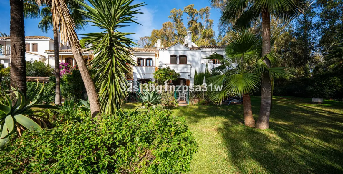 Продажа таунхауса в Estepona 19