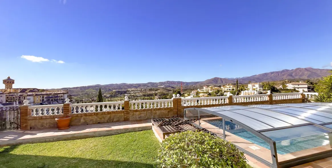 Продажа  отдельно стоящей виллы в Mijas Golf 1
