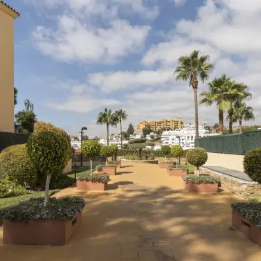 Sale of middle floor apartment in Selwo