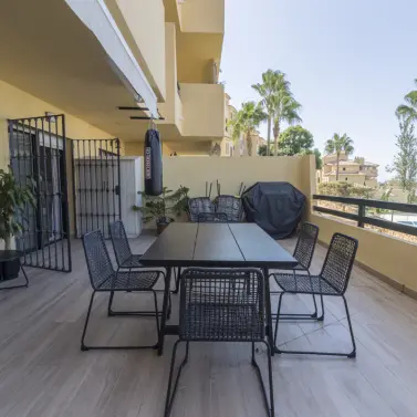 Sale of middle floor apartment in Selwo