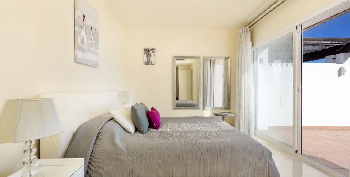 Sale of penthouse duplex in Benahavís 10