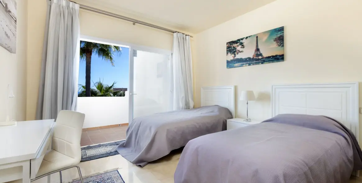 Sale of penthouse duplex in Benahavís 15