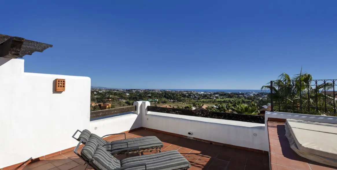 Sale of penthouse duplex in Benahavís 23