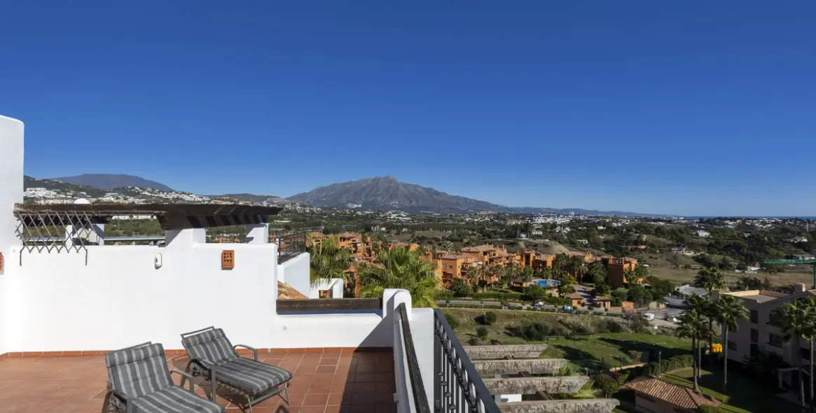 Sale of penthouse duplex in Benahavís 26