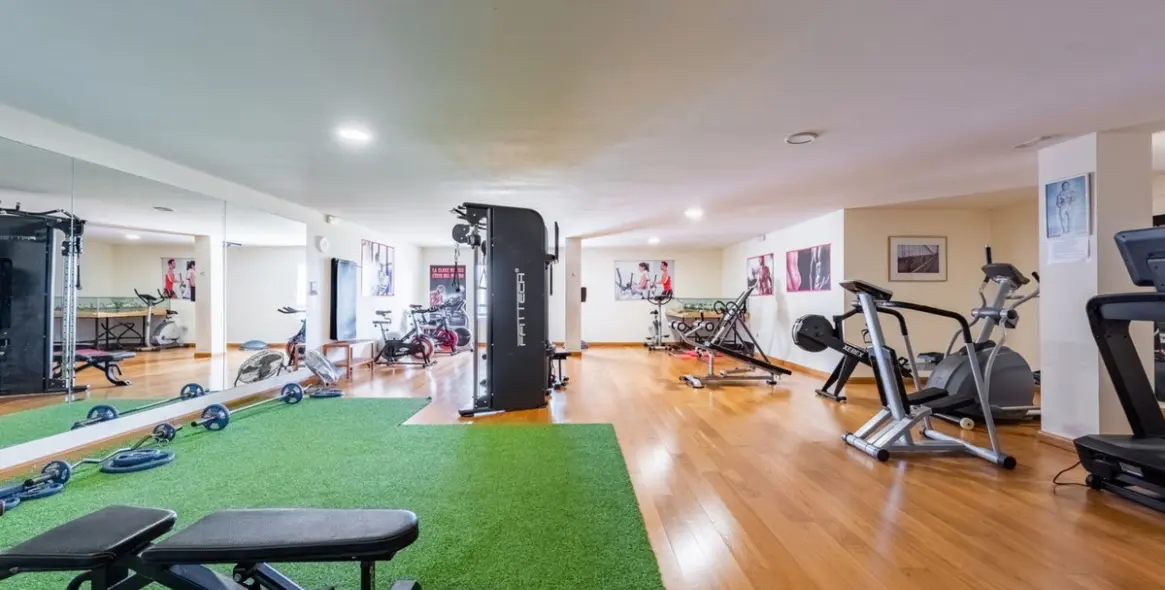 Sale of penthouse duplex in Benahavís 32