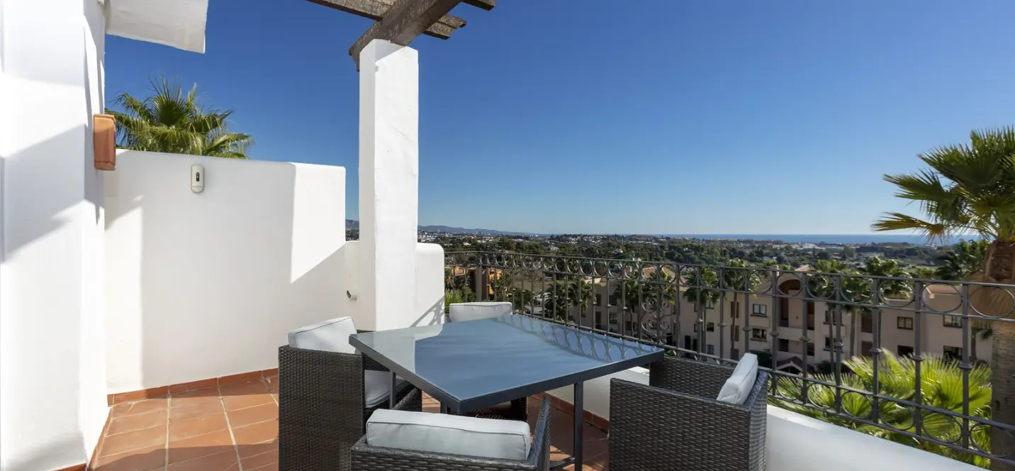 Sale of penthouse duplex in Benahavís 1
