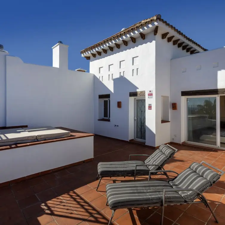 Sale of penthouse duplex in Benahavís
