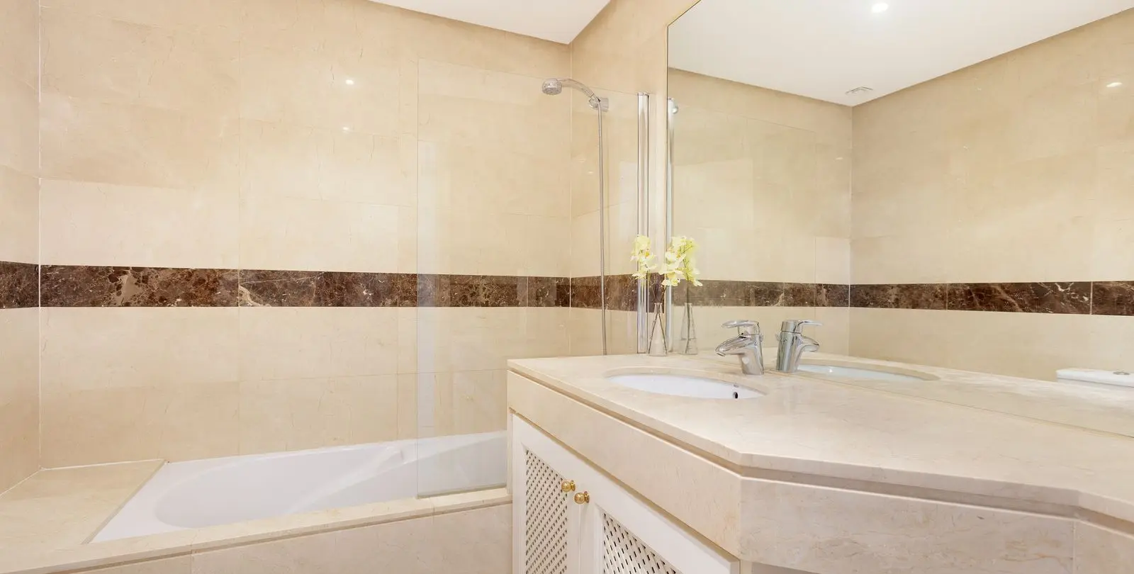 Sale of penthouse duplex in Benahavís 20