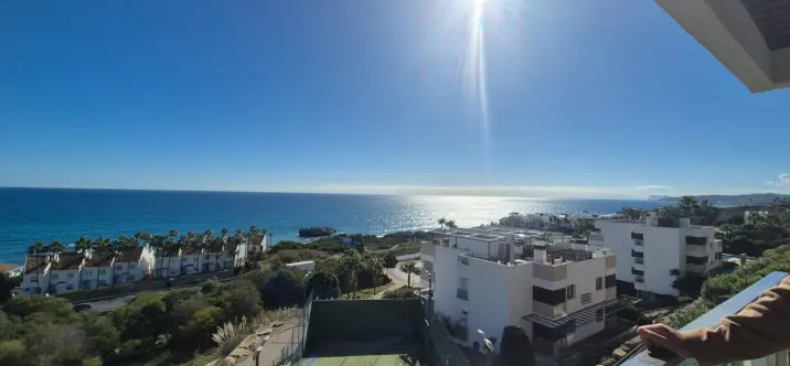 Продажа апартаментов на среднем этаже в Casares 0