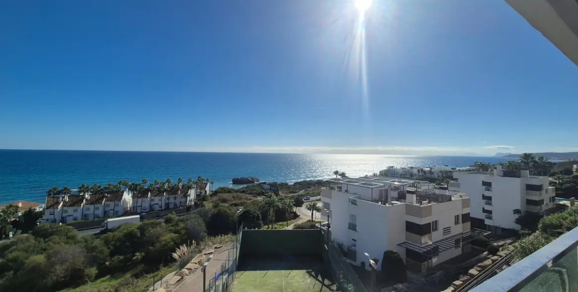 Продажа апартаментов на среднем этаже в Casares 2