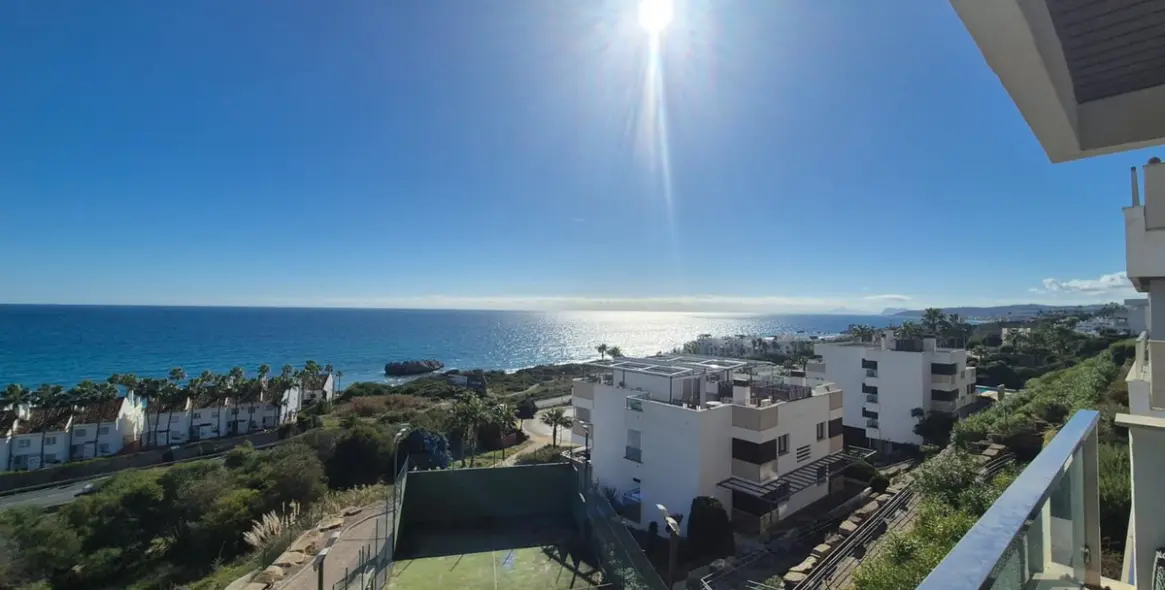 Продажа апартаментов на среднем этаже в Casares 3