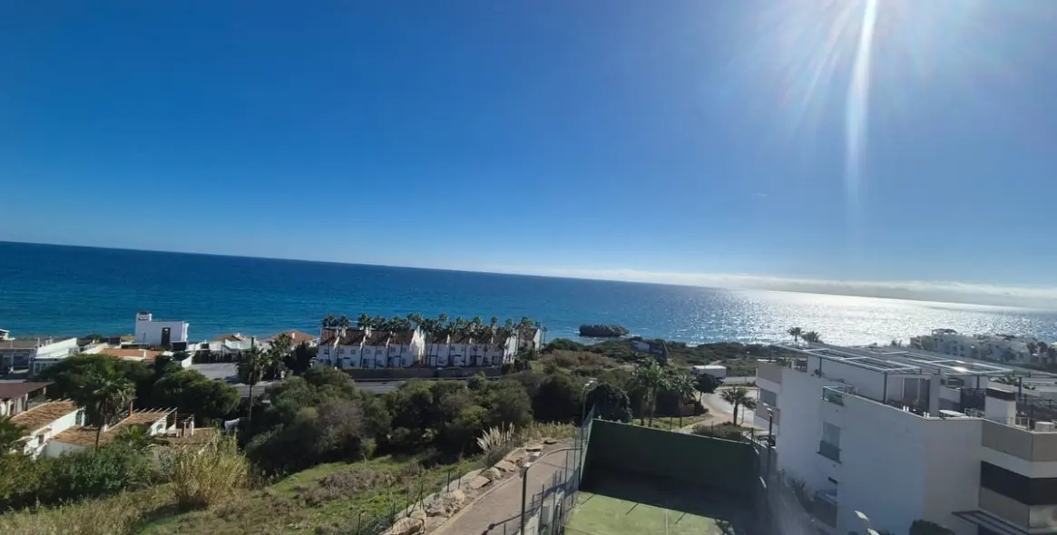 Продажа апартаментов на среднем этаже в Casares 4