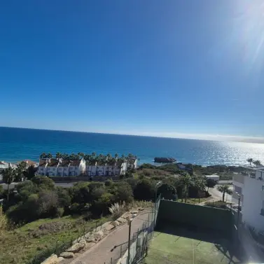 Продажа апартаментов на среднем этаже в Casares