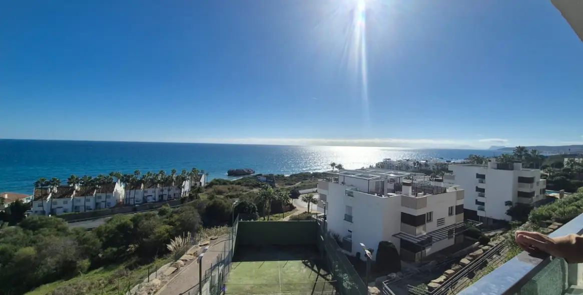 Продажа апартаментов на среднем этаже в Casares 5