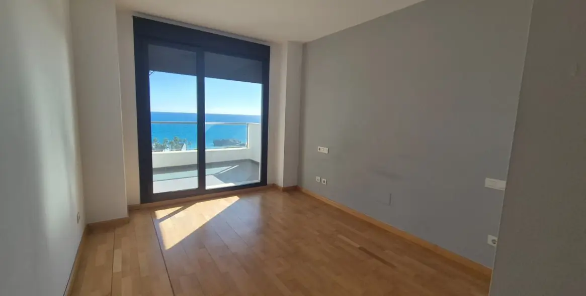 Продажа апартаментов на среднем этаже в Casares 8