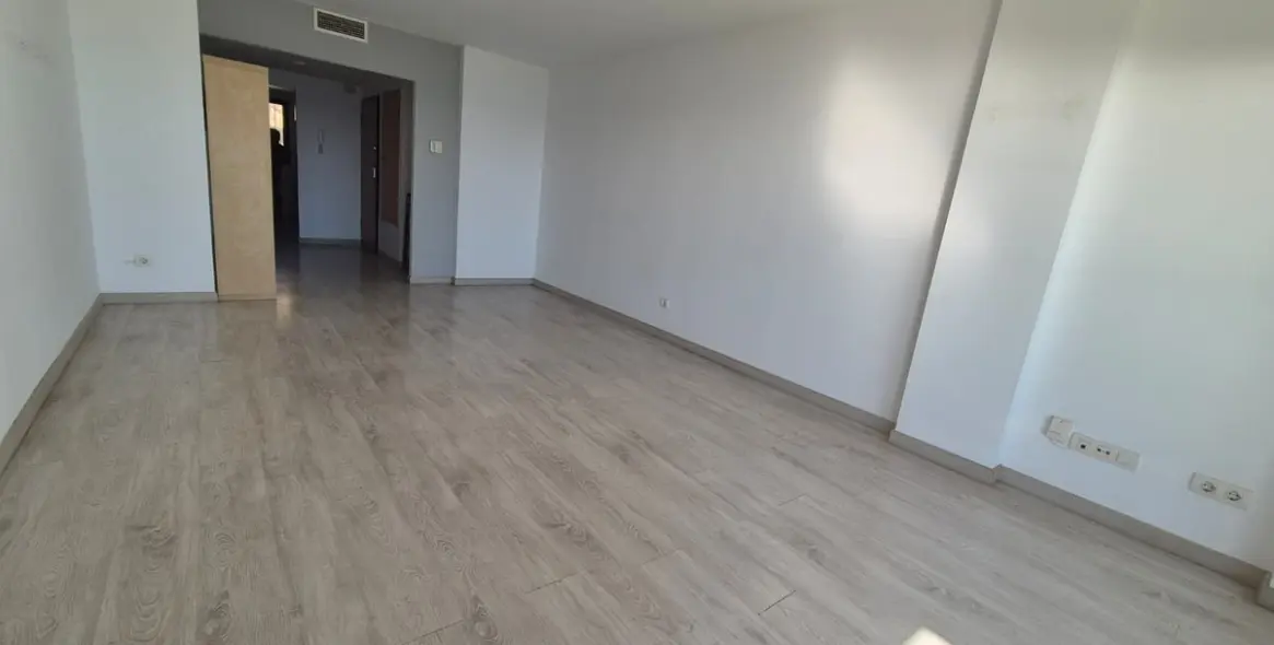 Продажа апартаментов на среднем этаже в Casares 12