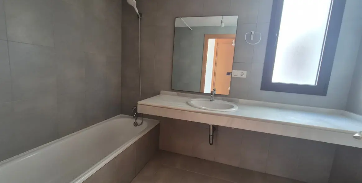 Продажа апартаментов на среднем этаже в Casares 19