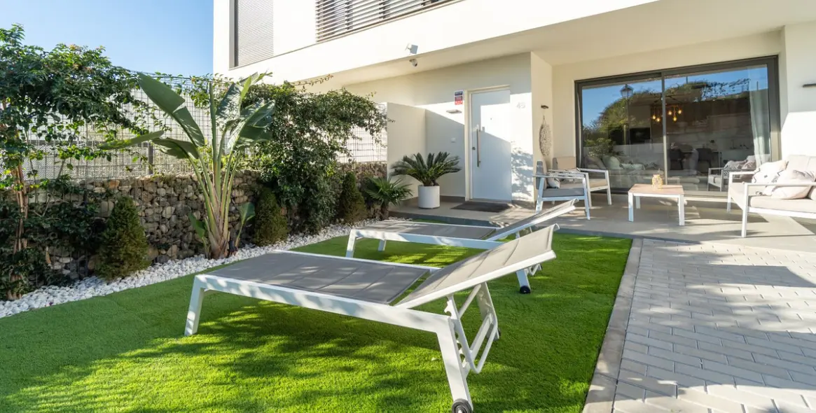 Sale of semi-detached house in Riviera del Sol 1