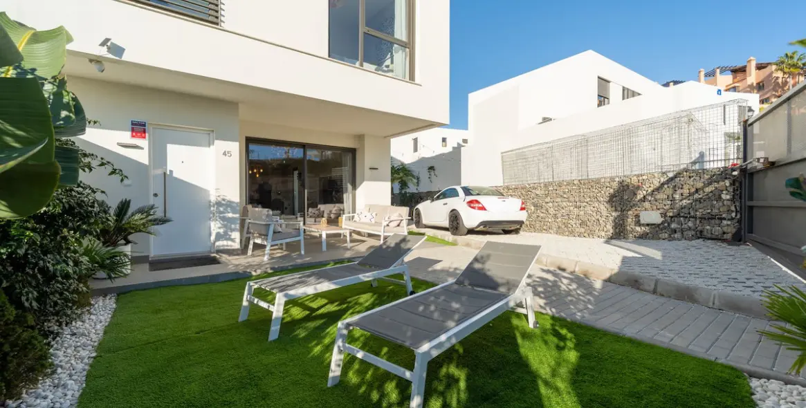 Sale of semi-detached house in Riviera del Sol 3