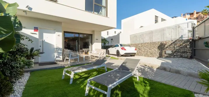 Продажа дома на две семьи в Riviera del Sol 2