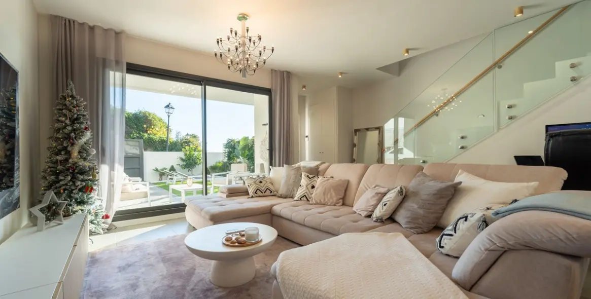 Sale of semi-detached house in Riviera del Sol 5