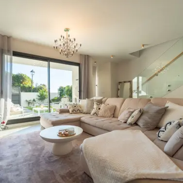 Продажа дома на две семьи в Riviera del Sol