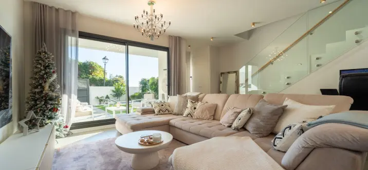 Продажа дома на две семьи в Riviera del Sol 4