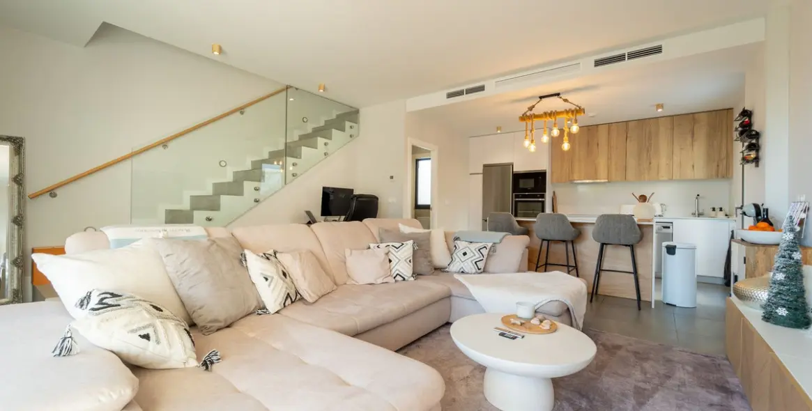 Sale of semi-detached house in Riviera del Sol 8