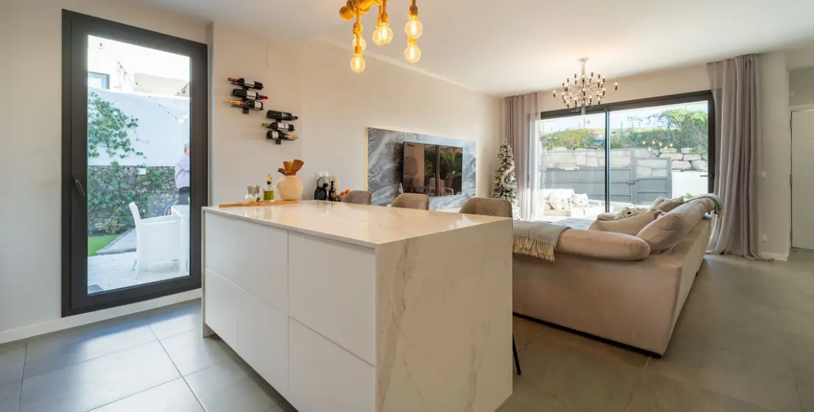 Sale of semi-detached house in Riviera del Sol 14