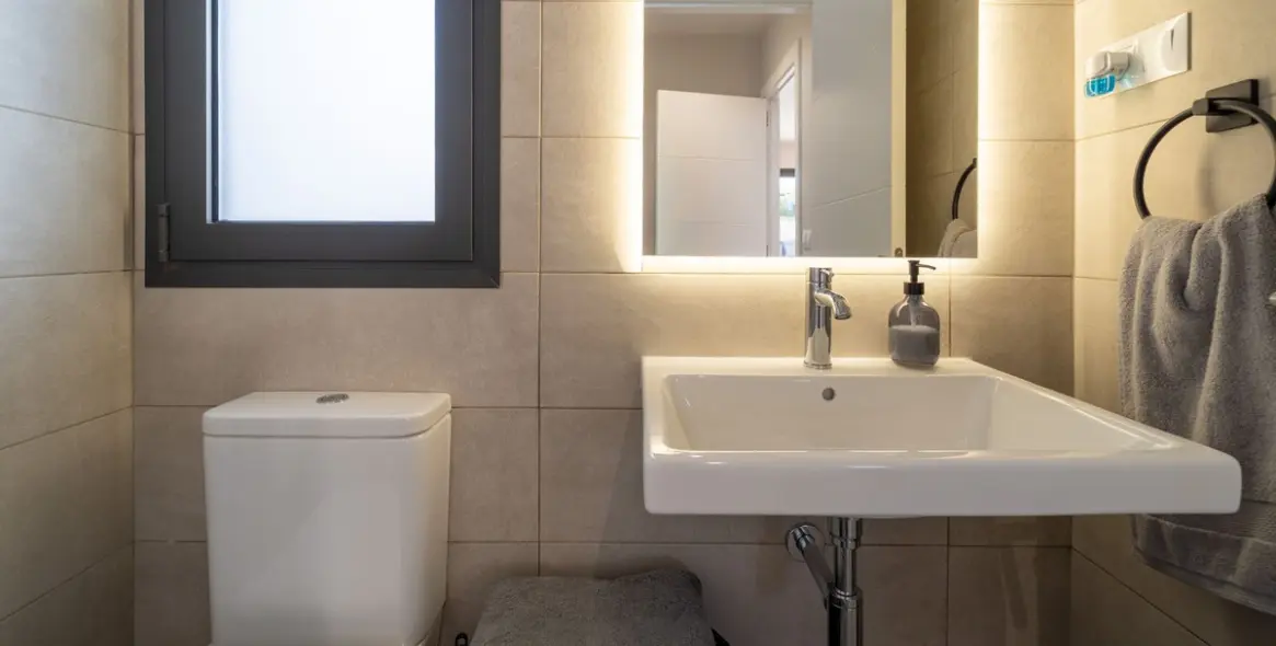 Sale of semi-detached house in Riviera del Sol 19