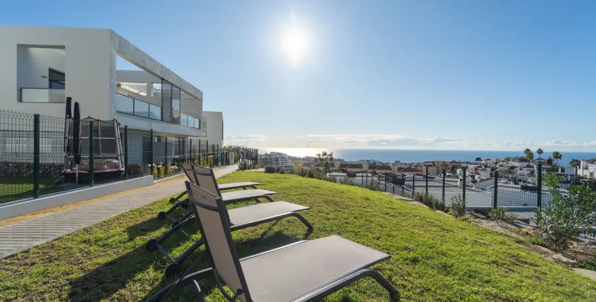 Продажа дома на две семьи в Riviera del Sol 56