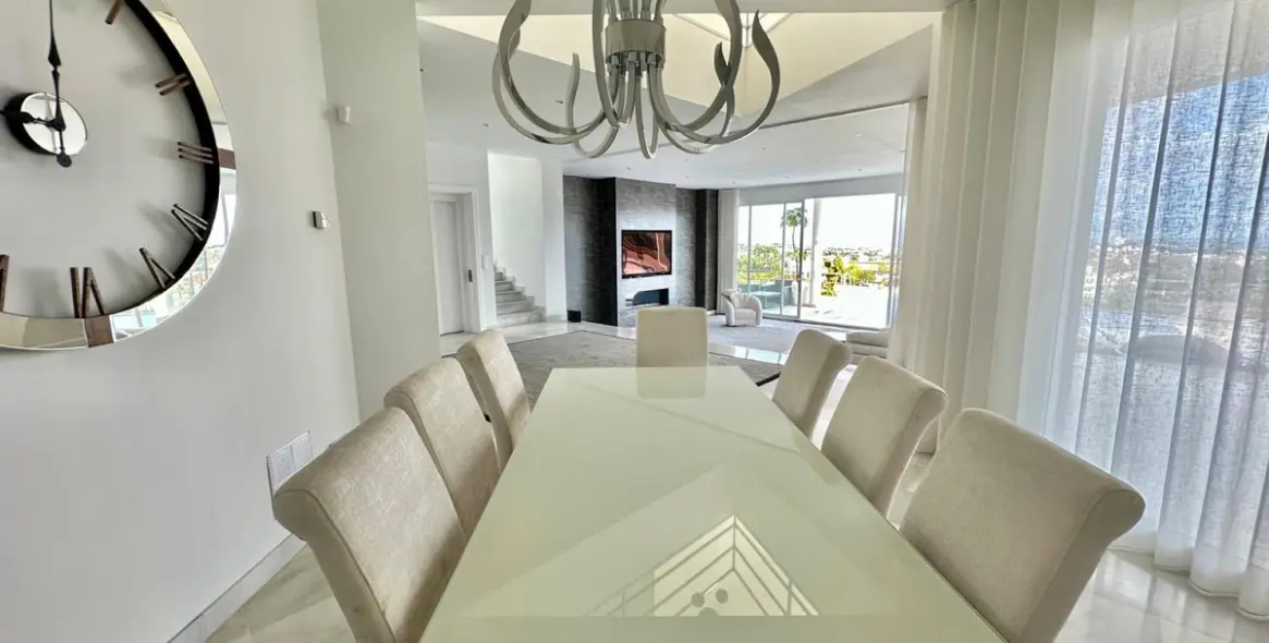 Продажа  отдельно стоящей виллы в Benahavís 5