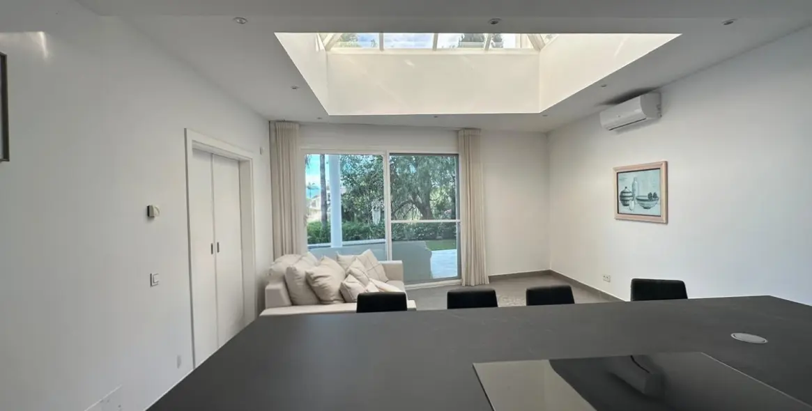 Продажа  отдельно стоящей виллы в Benahavís 12