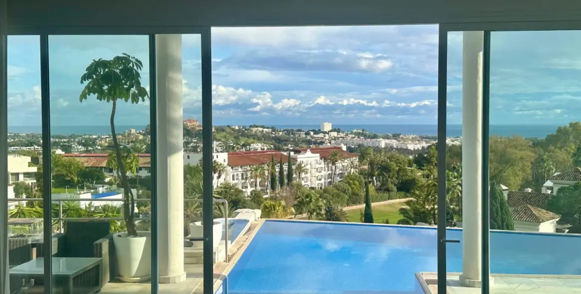 Продажа  отдельно стоящей виллы в Benahavís 18