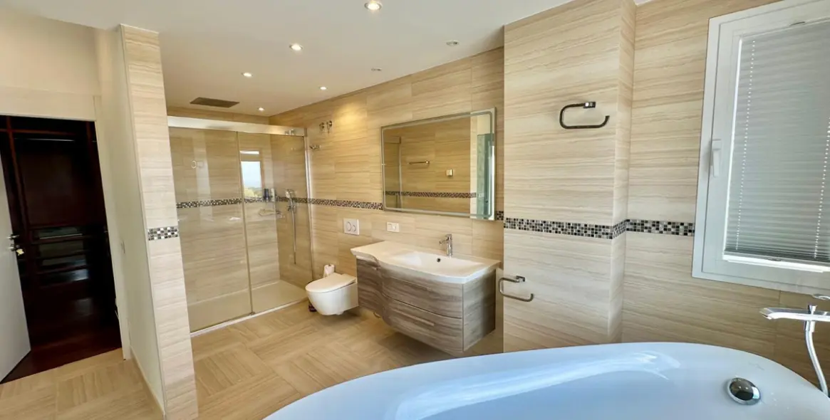 Продажа  отдельно стоящей виллы в Benahavís 33