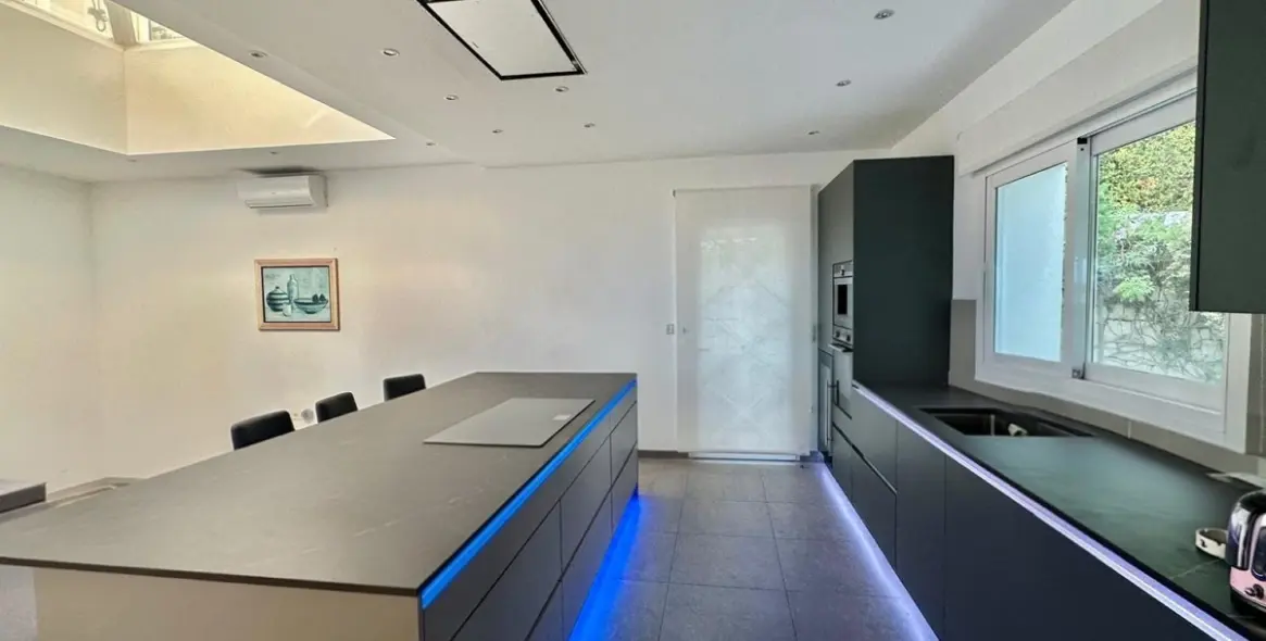 Продажа  отдельно стоящей виллы в Benahavís 6