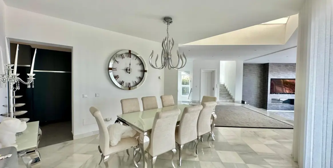 Продажа  отдельно стоящей виллы в Benahavís 9